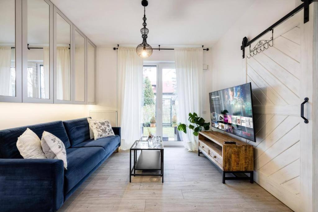 Ptak: Near Medical Centers And Attractions Lodz (Lodz)